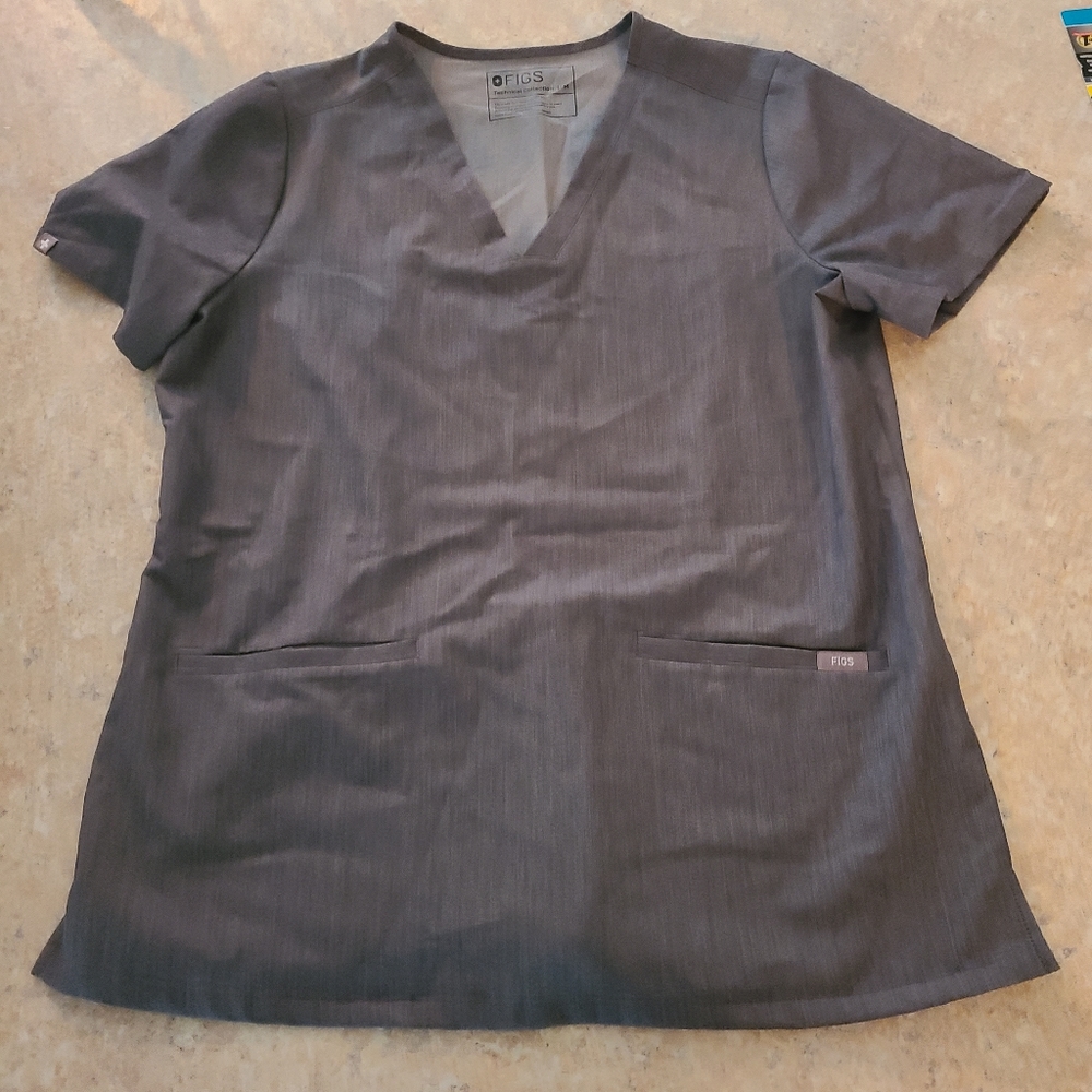 Figs Technical Collection Gray Scrub Top in Size Medium
